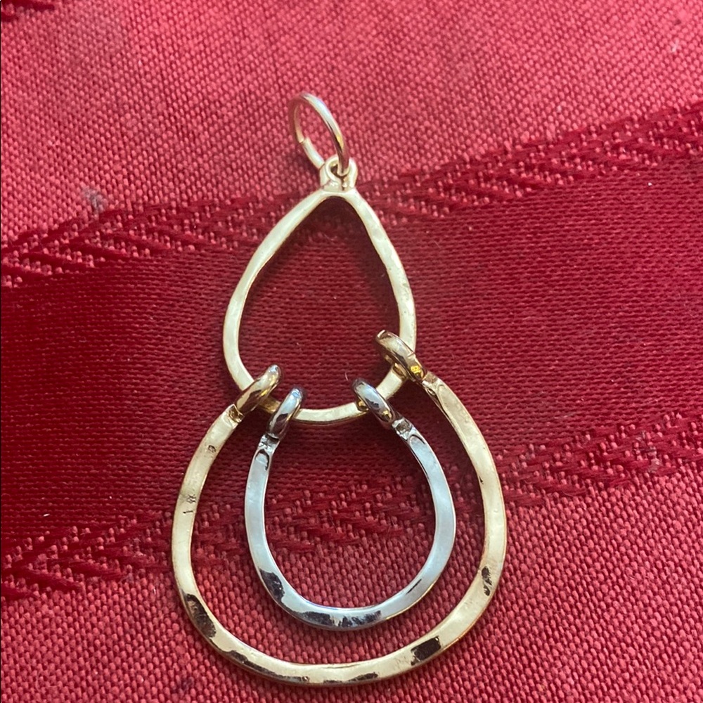5/$10❤️❤️❤️Vintage 90s Gold Tone & Silver Tone Teardrop Pendant